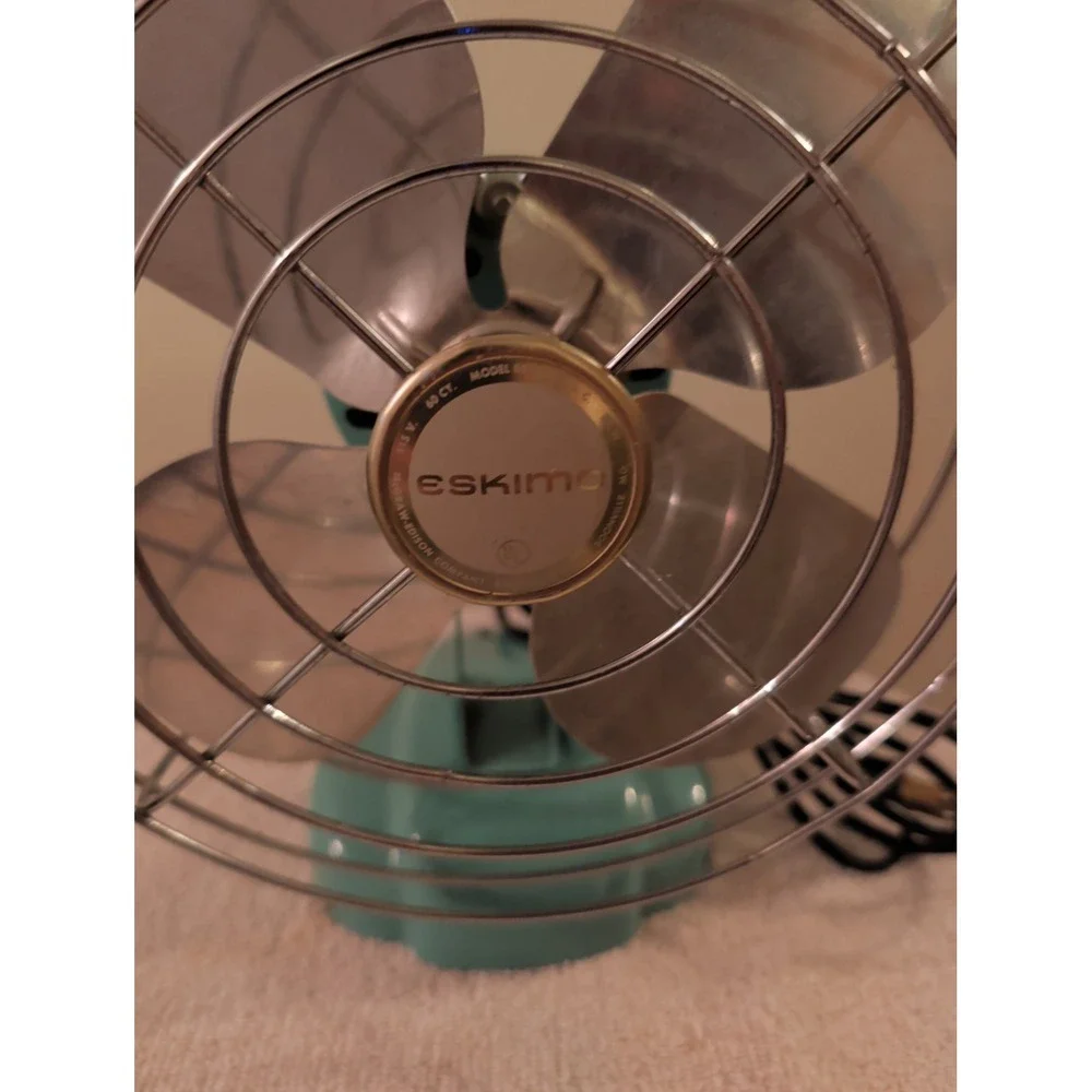Vintage MCM ESKIMO Desk Wall Fan 081002 Aqua Turquoise Blue Bullet Back Works